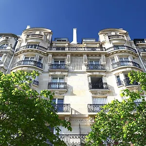 Outstanding 2 Bedrooms With A Terrific Eiffel Tower View Paris